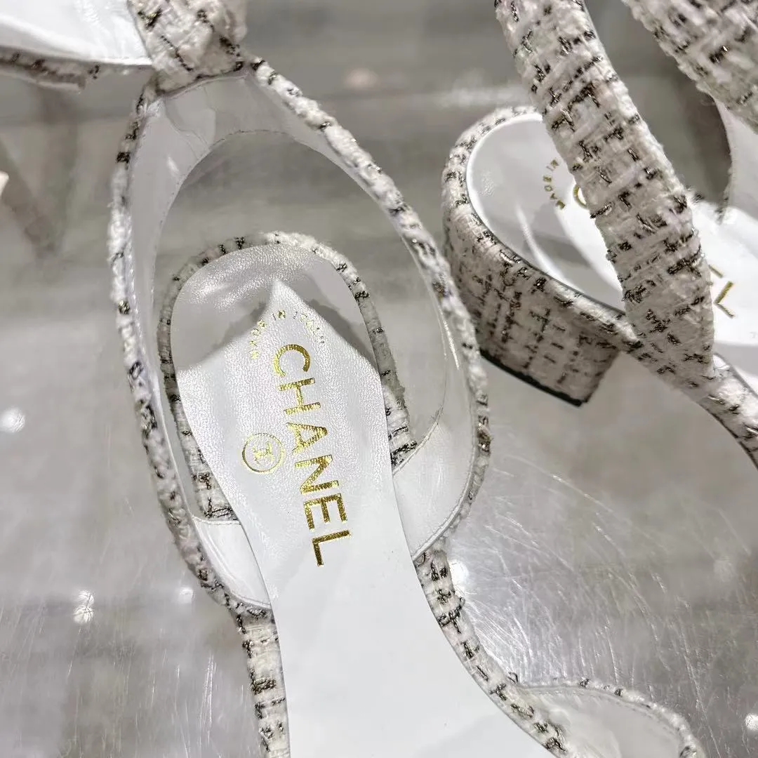 👟👟Ex-factory price 540👟👟 𝐂𝐇𝐀𝐍𝐄𝐋★Xiaoxiang New Spring and Summer Products Counter new sandals, electric embroidery Lingge’s classic elements that will never fade away 💋Showing unique dressing style, too beautiful to say anything, a must-have in summer... Upper: imported sheepskin/knitted fabric Lining: mixed sheepskin Heel height: 5cm Outsole: Italian leather outsole Shoe size: 35-39 (customized items of 40, 41 and 42 are not returnable or exchangeable)